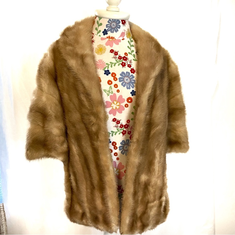 Vintage Halle Bros. Fur Wrap - Picture 2 of 9
